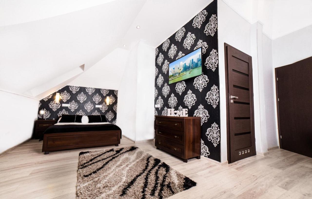 Dwor Olimp Hotel Stalowa Wola Exterior photo